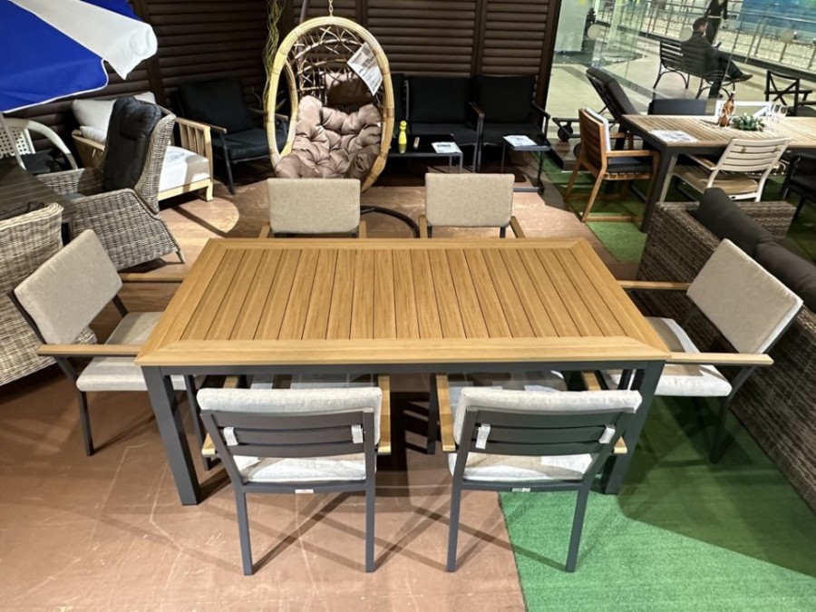 Обеденное кресло OSCAR с подлокотниками из поливуда Royal Family