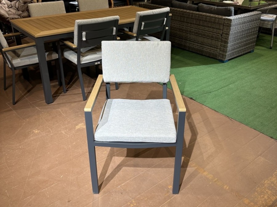 Обеденное кресло OSCAR с подлокотниками из поливуда Royal Family