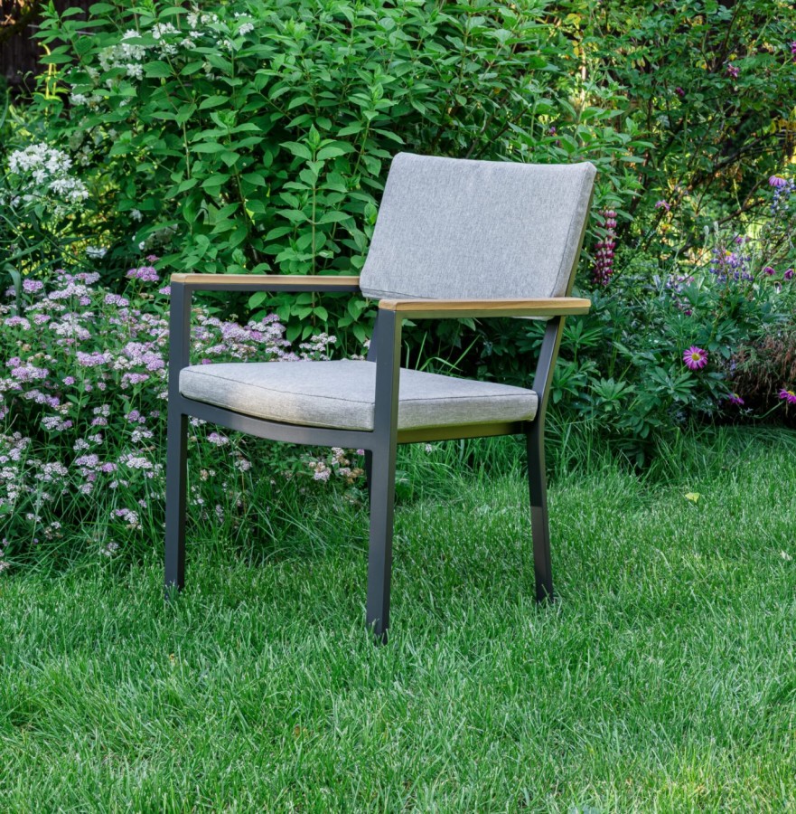 Обеденное кресло OSCAR с подлокотниками из тика Royal Family