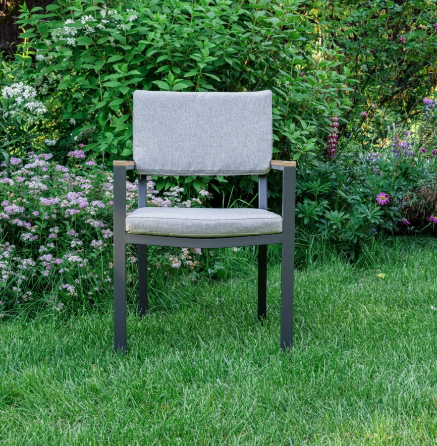 Обеденное кресло OSCAR с подлокотниками из тика Royal Family