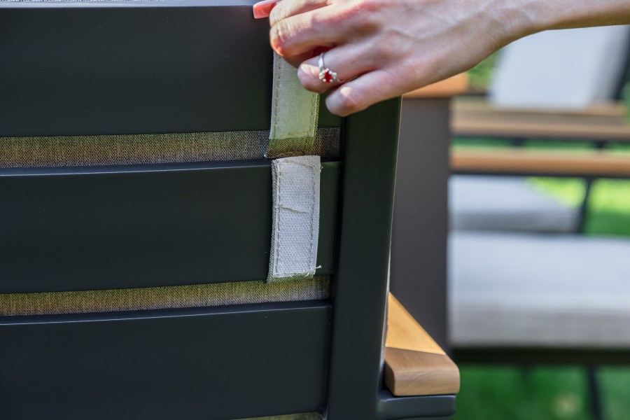 Обеденное кресло OSCAR с подлокотниками из тика Royal Family