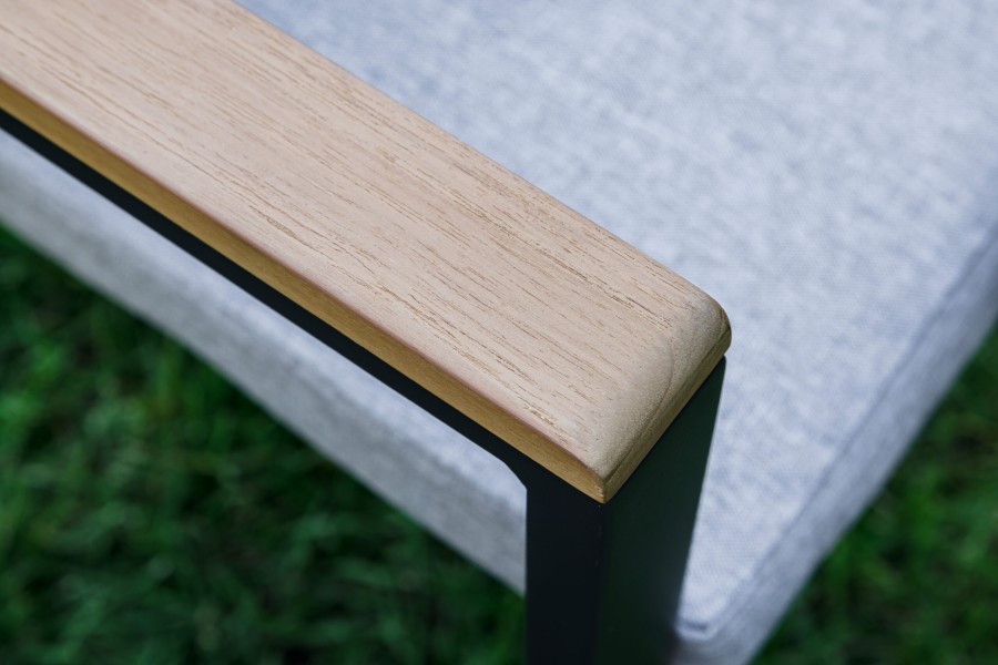 Обеденное кресло OSCAR с подлокотниками из тика Royal Family