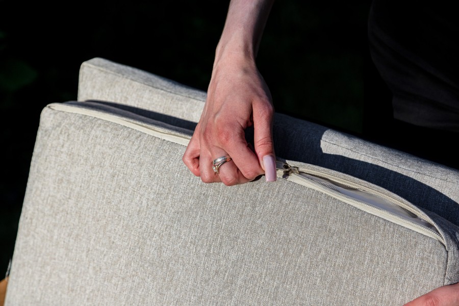 Обеденное кресло OSCAR с подлокотниками из тика Royal Family