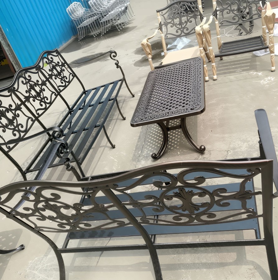 Столик журнальный из литого алюминия Venice Кит Маркет