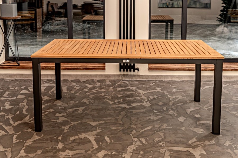 Обеденный стол OSCAR со столешницей из тика Royal Family