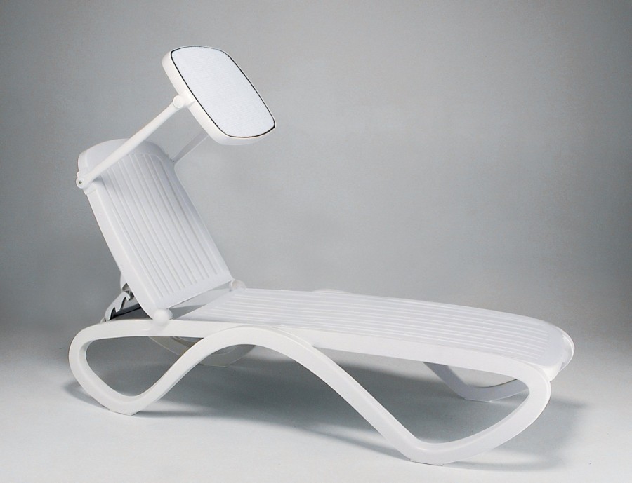 Шезлонг-лежак пластиковый белый Tropico Nardi