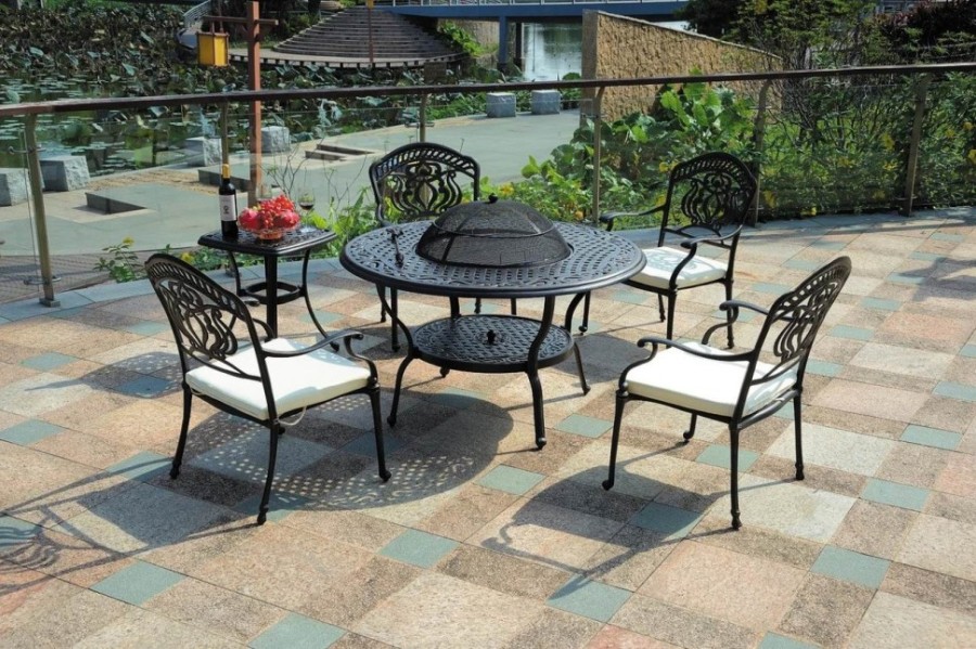 Кресло из литого алюминия Кит Маркет