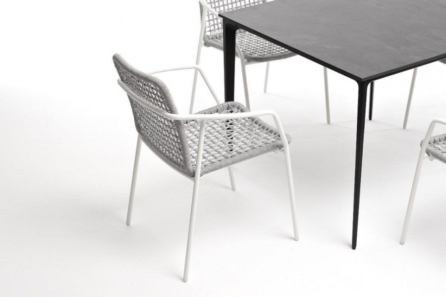 Обеденная группа Малага на 4 персоны со стульями Тунис светло-серый 4sis