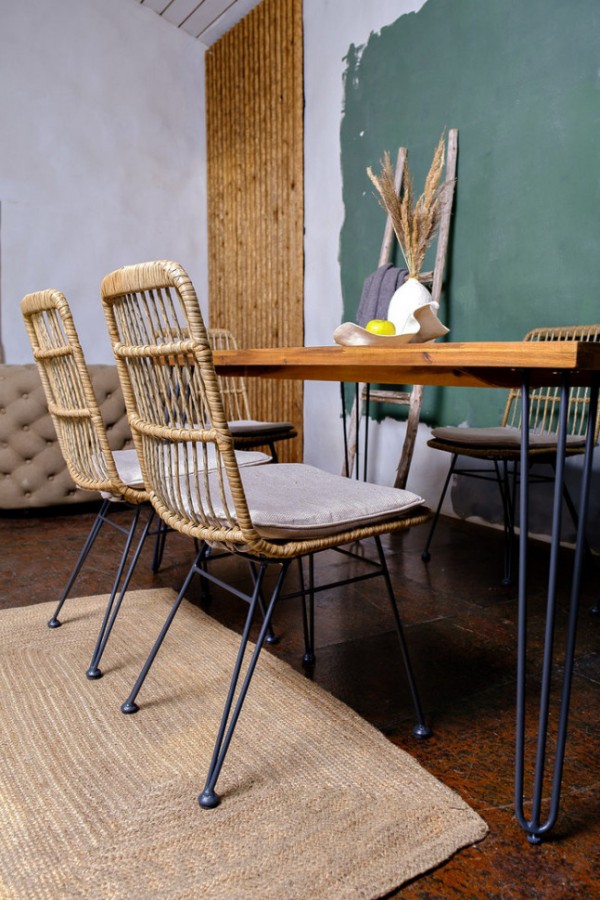 Обеденная группа Charlotte M Joygarden