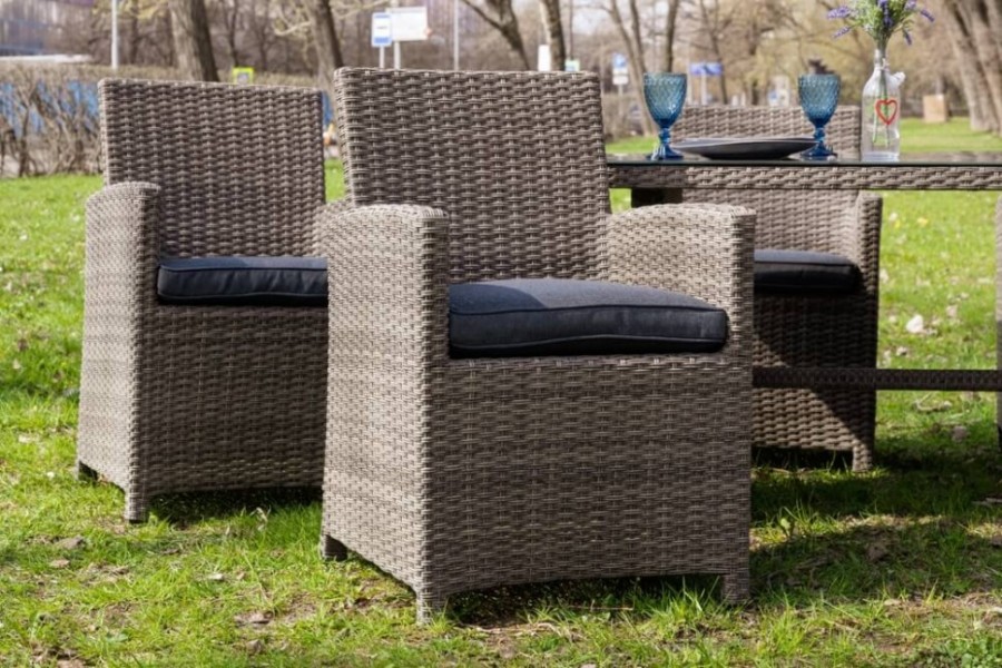 Обеденный комплект из искусственного ротанга Fiona серый Royal Family