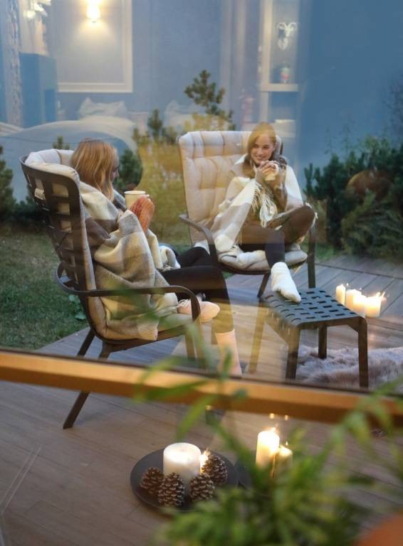 Лаунж-кресло пластиковое Folio антрацит с бежевой подушкой Nardi