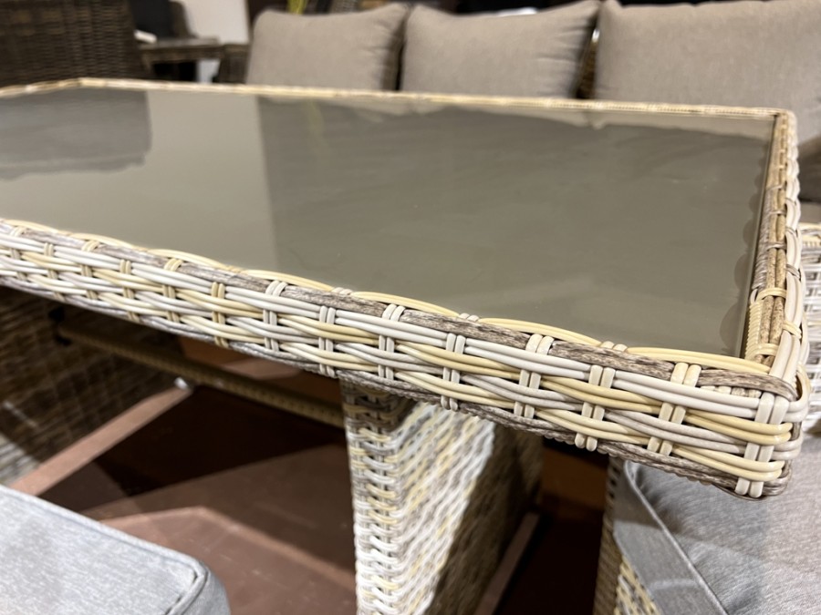 Комплект мебели ZOYA из искусственного ротанга бежевый Royal Family