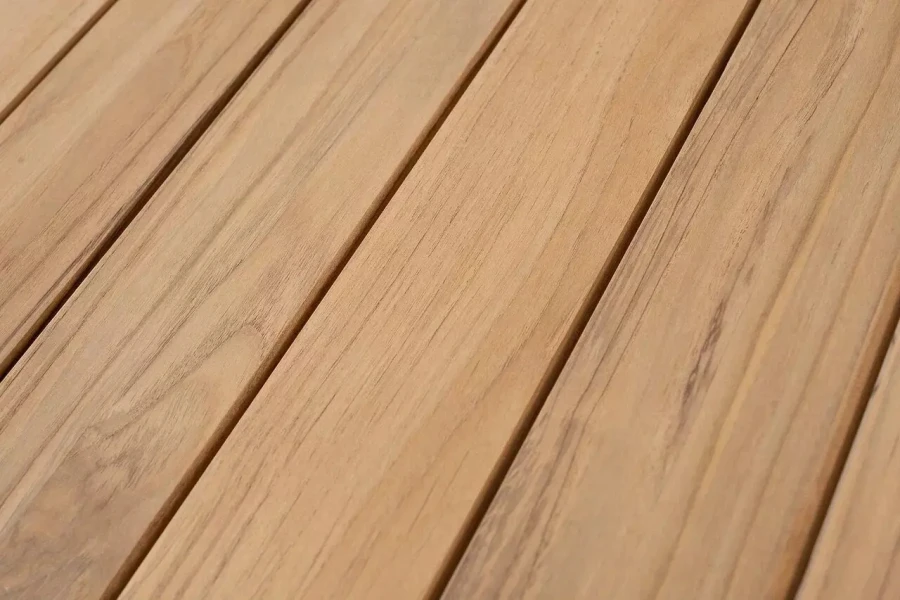 Обеденный стол из тика BUNGALOW 194 Joygarden