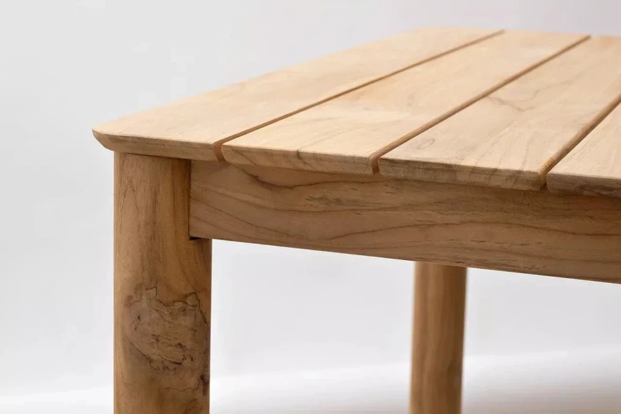 Обеденный стол из тика BUNGALOW 194 Joygarden