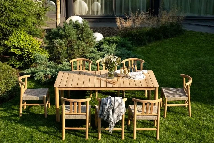 Обеденный стол из тика BUNGALOW 194 Joygarden