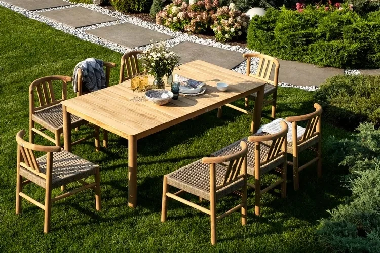 Обеденный стол из тика BUNGALOW 194 Joygarden