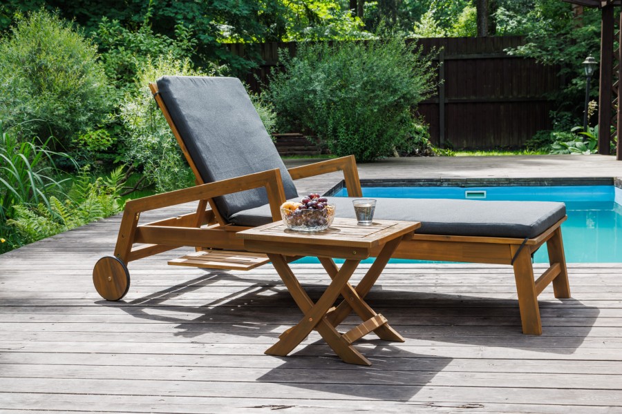 Комплект из шезлонга PAOLO и столика RAMON из акации Royal Family