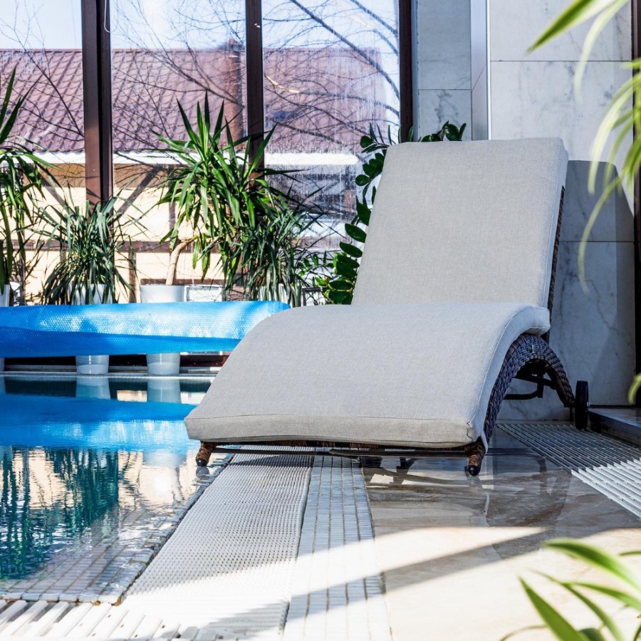 Шезлонг Agata с матрасом из искусственного ротанга Royal Family