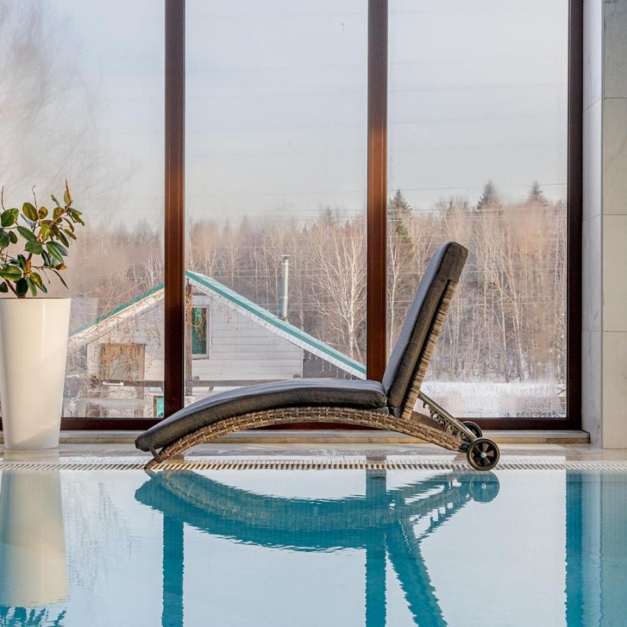 Шезлонг лежак из искусственного ротанга Agata, серый Royal Family