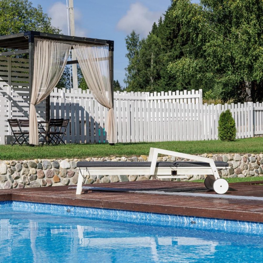 Шезлонг Paolo на колесиках из акации Royal Family