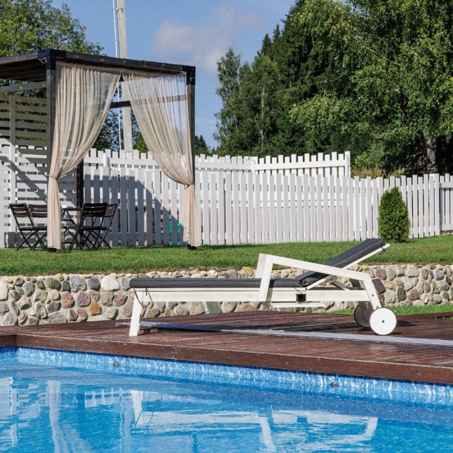 Шезлонг Paolo на колесиках из акации Royal Family