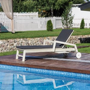 Шезлонг Paolo на колесиках из акации Royal Family