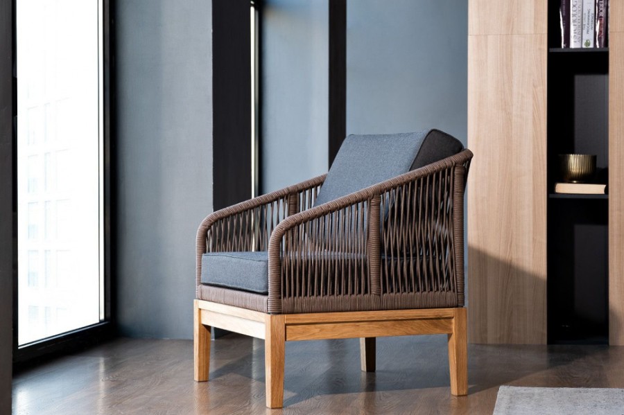Плетеное кресло из роупа Канны, основание из дуба, серо-коричневое 4sis