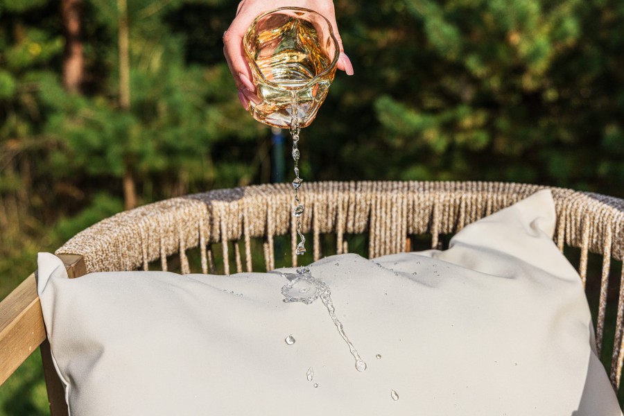 Обеденный комплект MICHELLE 8 из массива акации Royal Family