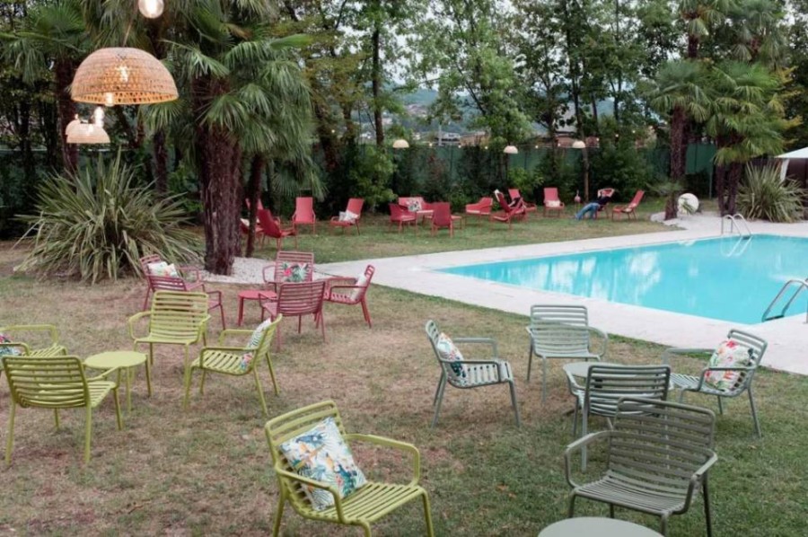 Лаунж-кресло пластиковое Doga Relax грушевое Nardi