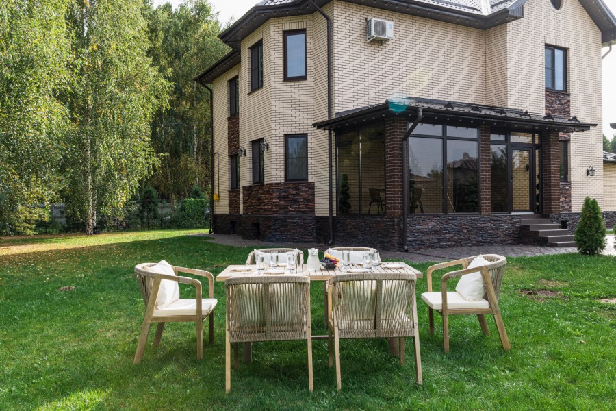 Обеденный комплект MICHELLE 6 из массива акации Royal Family