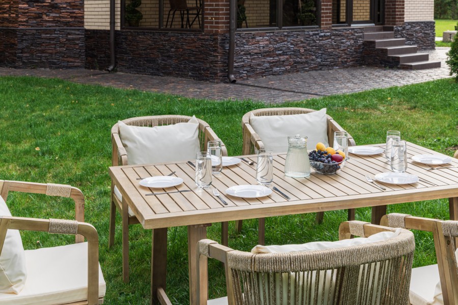 Обеденный комплект MICHELLE 6 из массива акации Royal Family