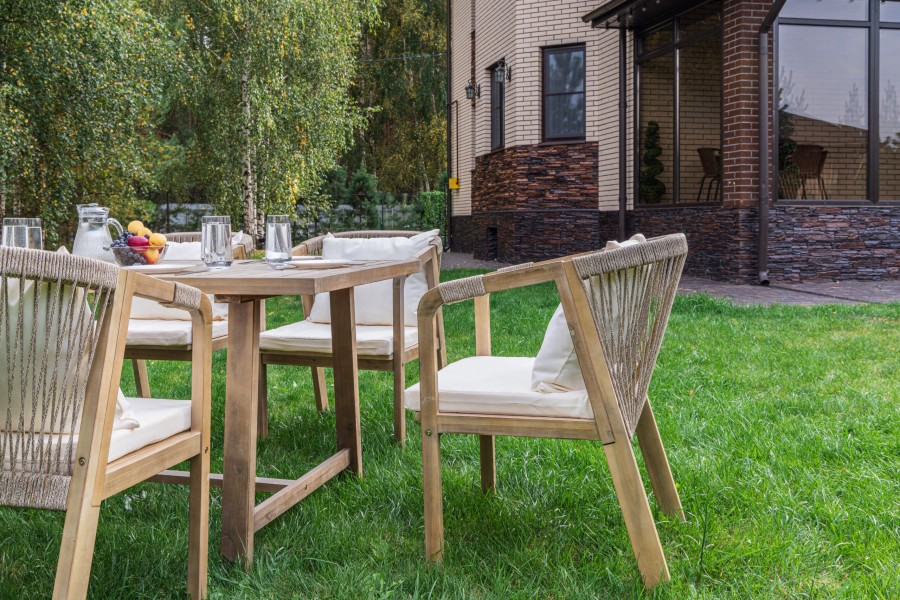 Обеденный комплект MICHELLE 6 из массива акации Royal Family