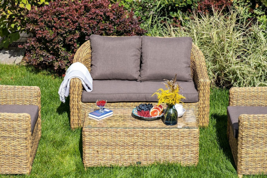 Столик из искусственного ротанга гиацинт соломенный Кон Панна 4sis