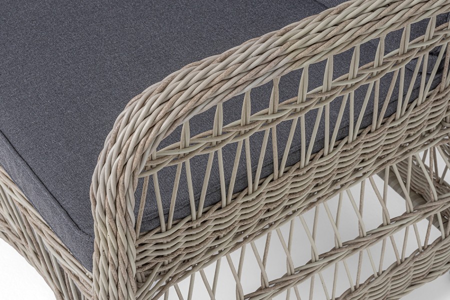 Кресло плетеное из искусственного ротанга Цесена, бежевое 4sis