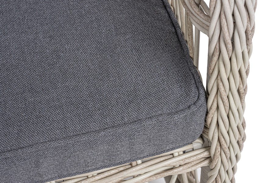 Кресло плетеное из искусственного ротанга Цесена, бежевое 4sis