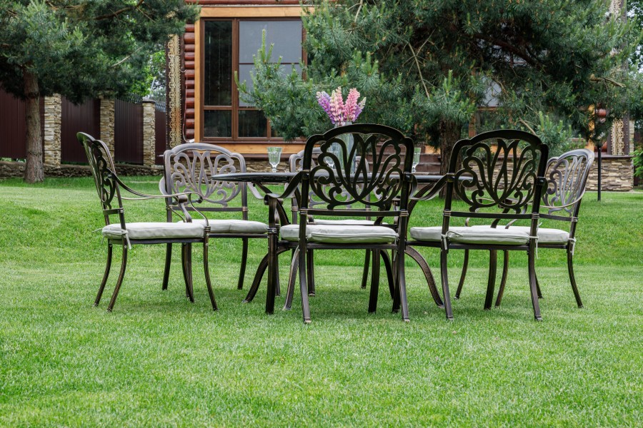 Комплект из литого алюминия WILHELM на 6 персон, овальный стол Royal Family