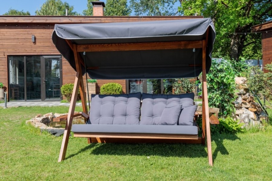 Качели Lyon из массива сосны с серыми подушками Royal Family