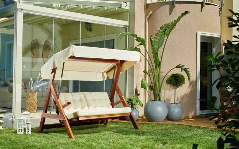 Качели Paris с бежевыми подушками Royal Family