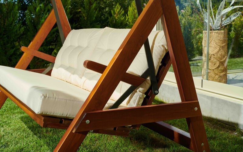 Качели Paris с бежевыми подушками Royal Family