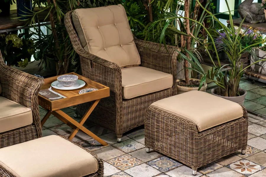 Оттоманка из искусственного ротанга OPAL 	Joygarden