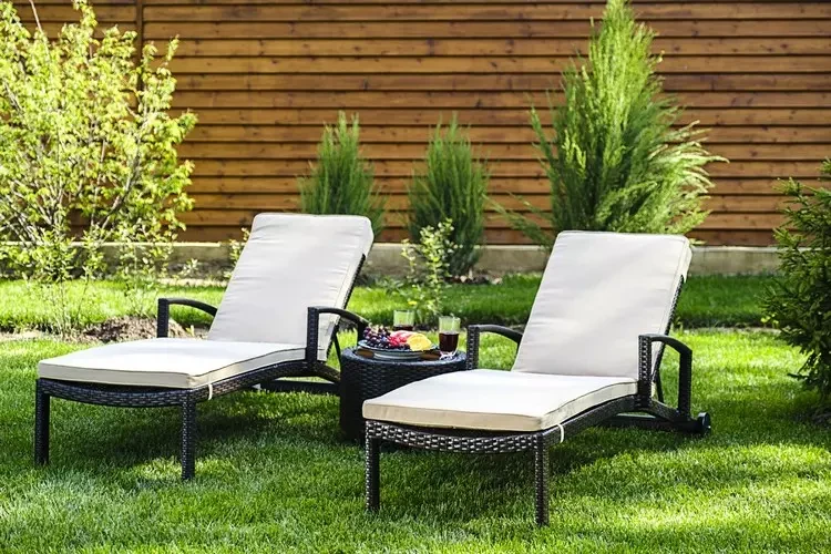 Комплект шезлонгов со столиком MILANO коричневый Joygarden