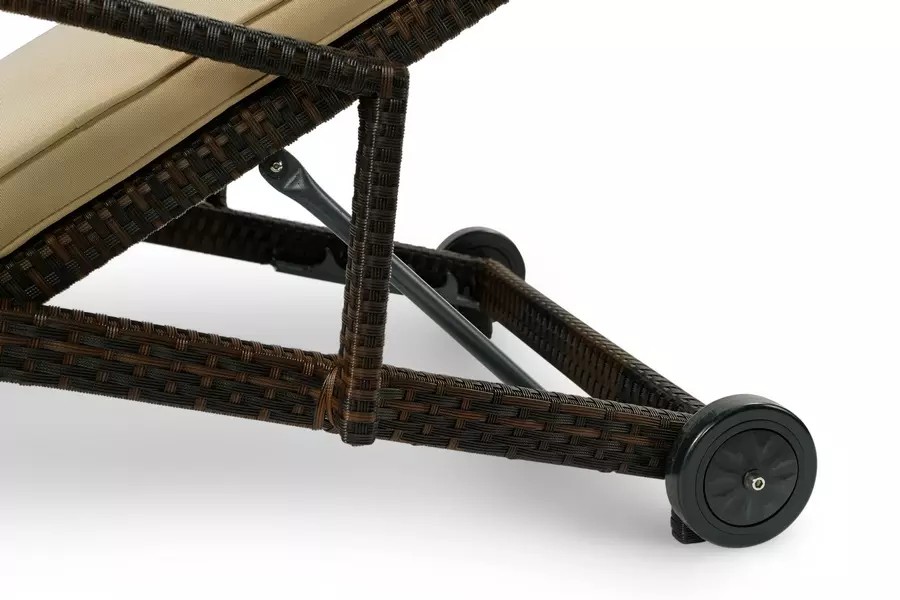 Плетеный шезлонг MILANO коричневый Joygarden