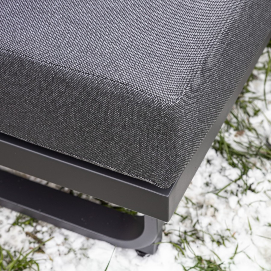 Лаунж-зона с угловым диваном из алюминия Adrian Royal Family