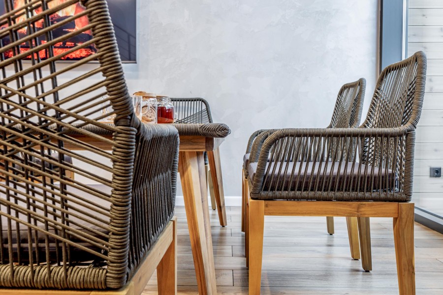 Комплект мебели CHLOE с кофейным столом серый Royal Family