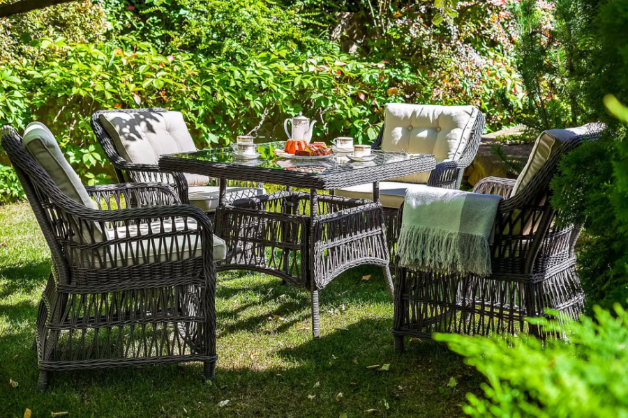 Плетеный стол Cannes 90 Joygarden