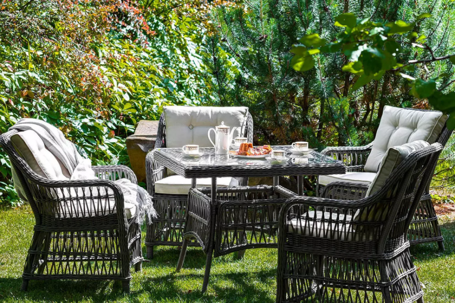 Плетеный стол Cannes 90 Joygarden