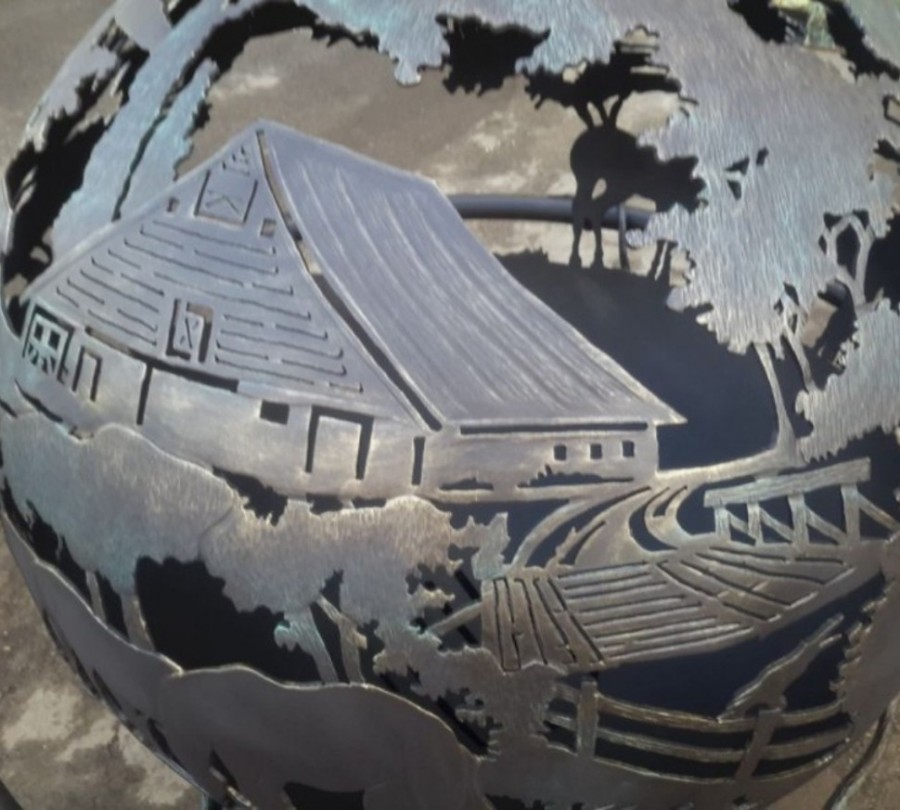 Уличный очаг сфера Кони на селе Горыныч