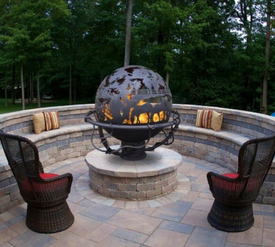 Уличный очаг сфера Кони на селе Горыныч