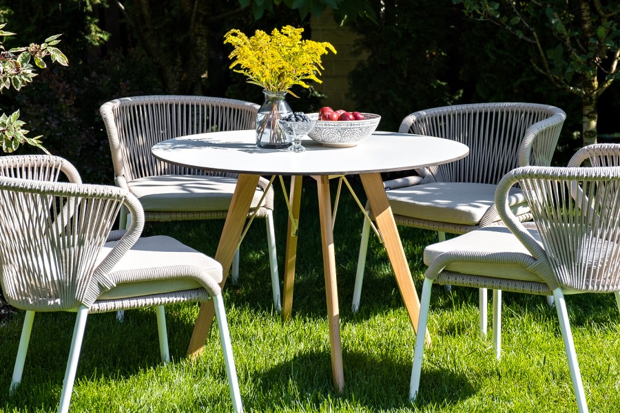 Интерьерный стол Франческо круглый молочный 4sis