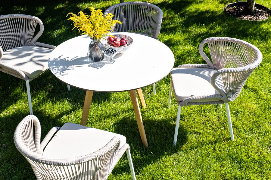 Интерьерный стол Франческо круглый молочный 4sis